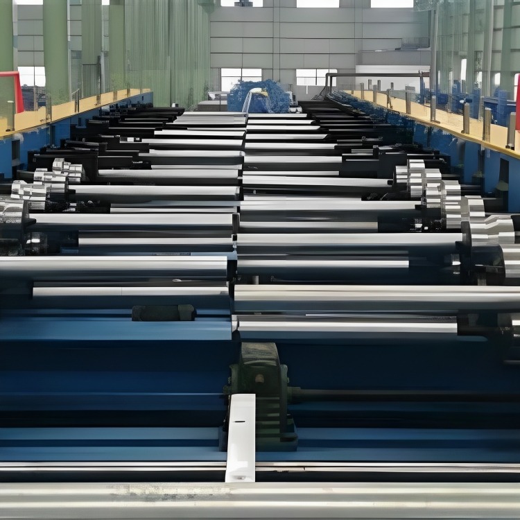 Upper roll forming machine